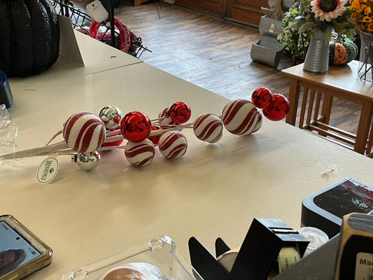 30” beaded peppermint metallic ball spray red/white