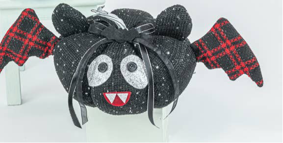 Hanna's Handiworks - bat pumpkins - CancreekDesigns