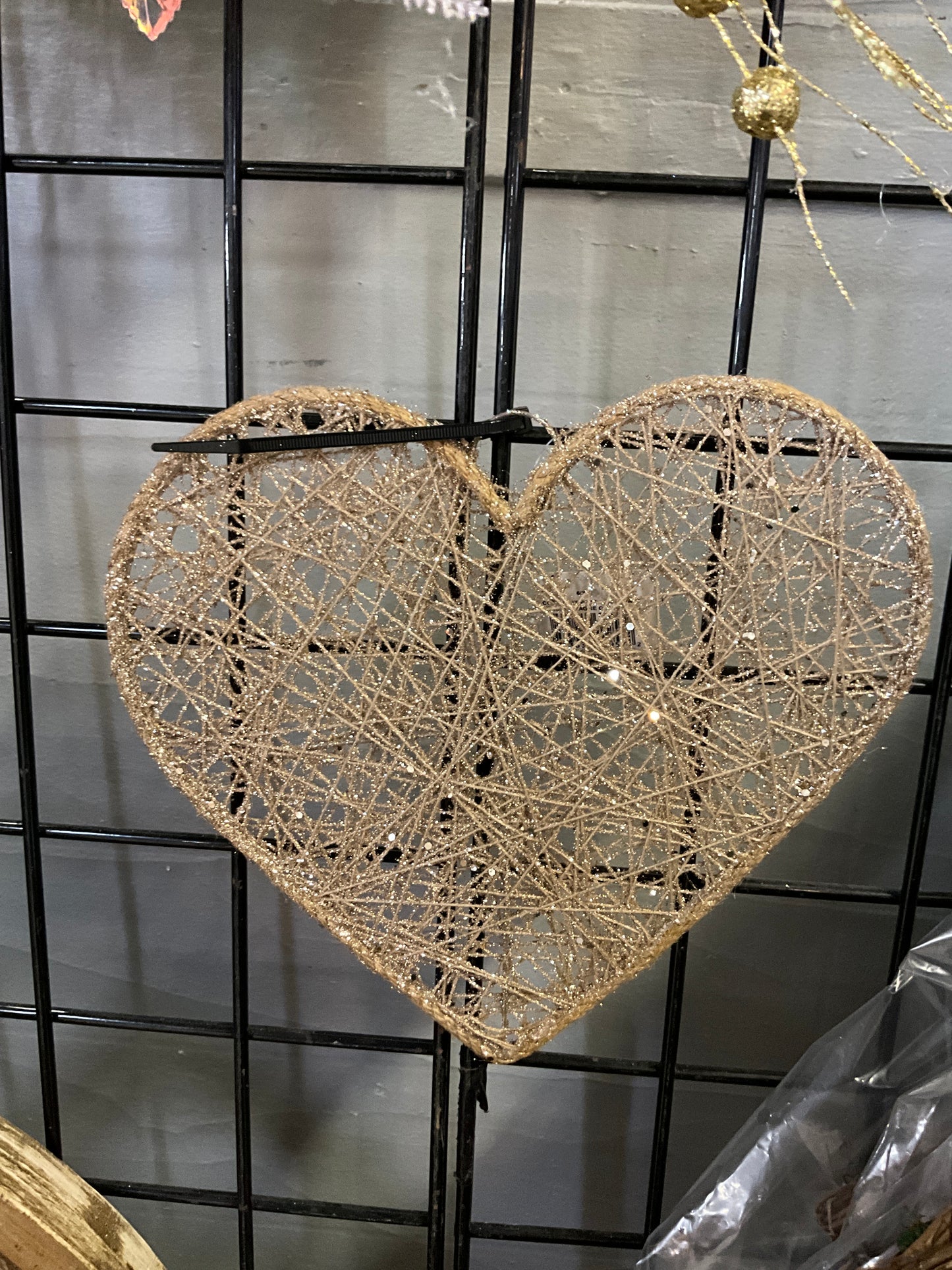 Cotton thread flat heart
