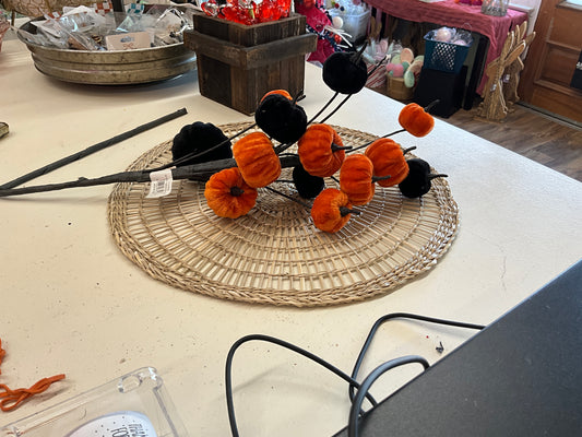 30” velvet, pumpkin spray, OR/BK