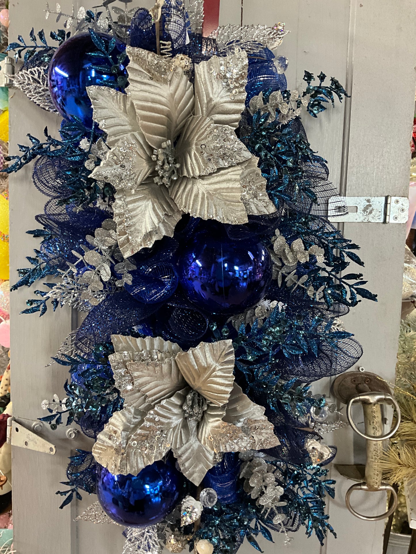 Winter Delight Swag