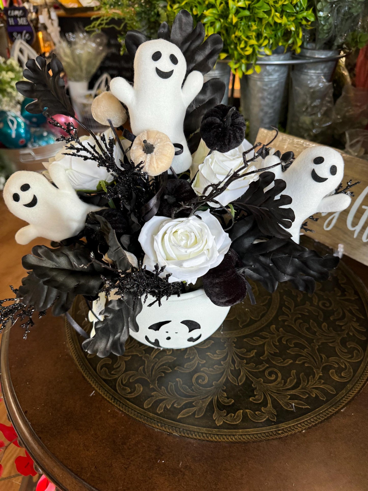 ghostly centerpiece