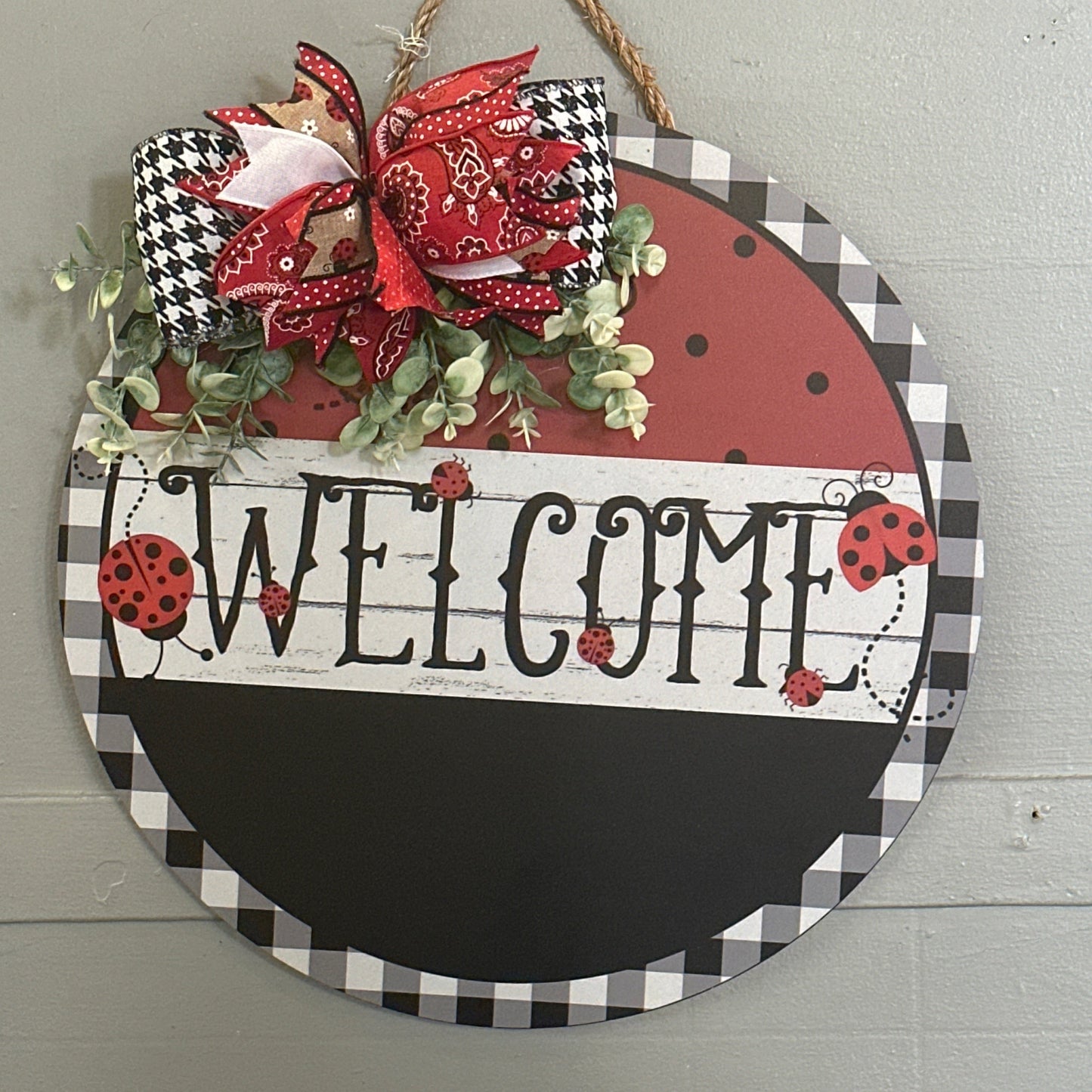 21 H x 18.5 L Vine Check Ladybug Red/Black/White Kg3048 - CancreekDesigns