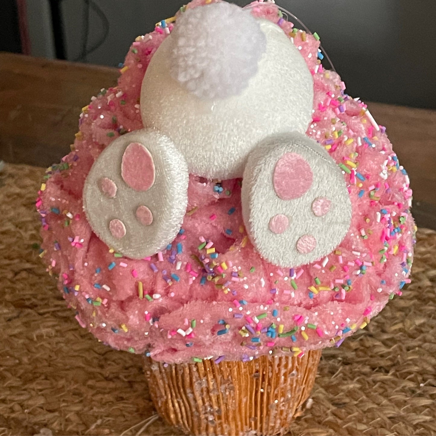 Bunny Butt Cupcake - CancreekDesigns
