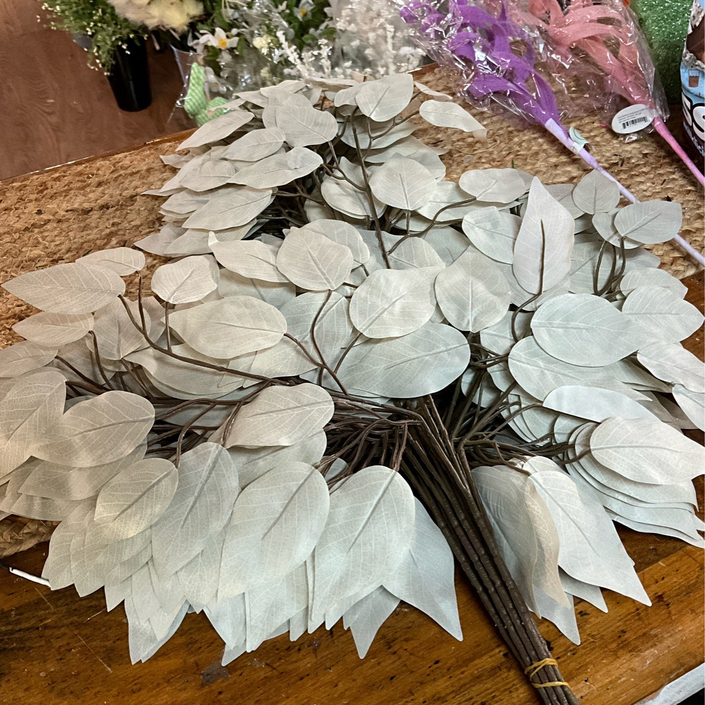 Ficus leaf pick ivory - CancreekDesigns