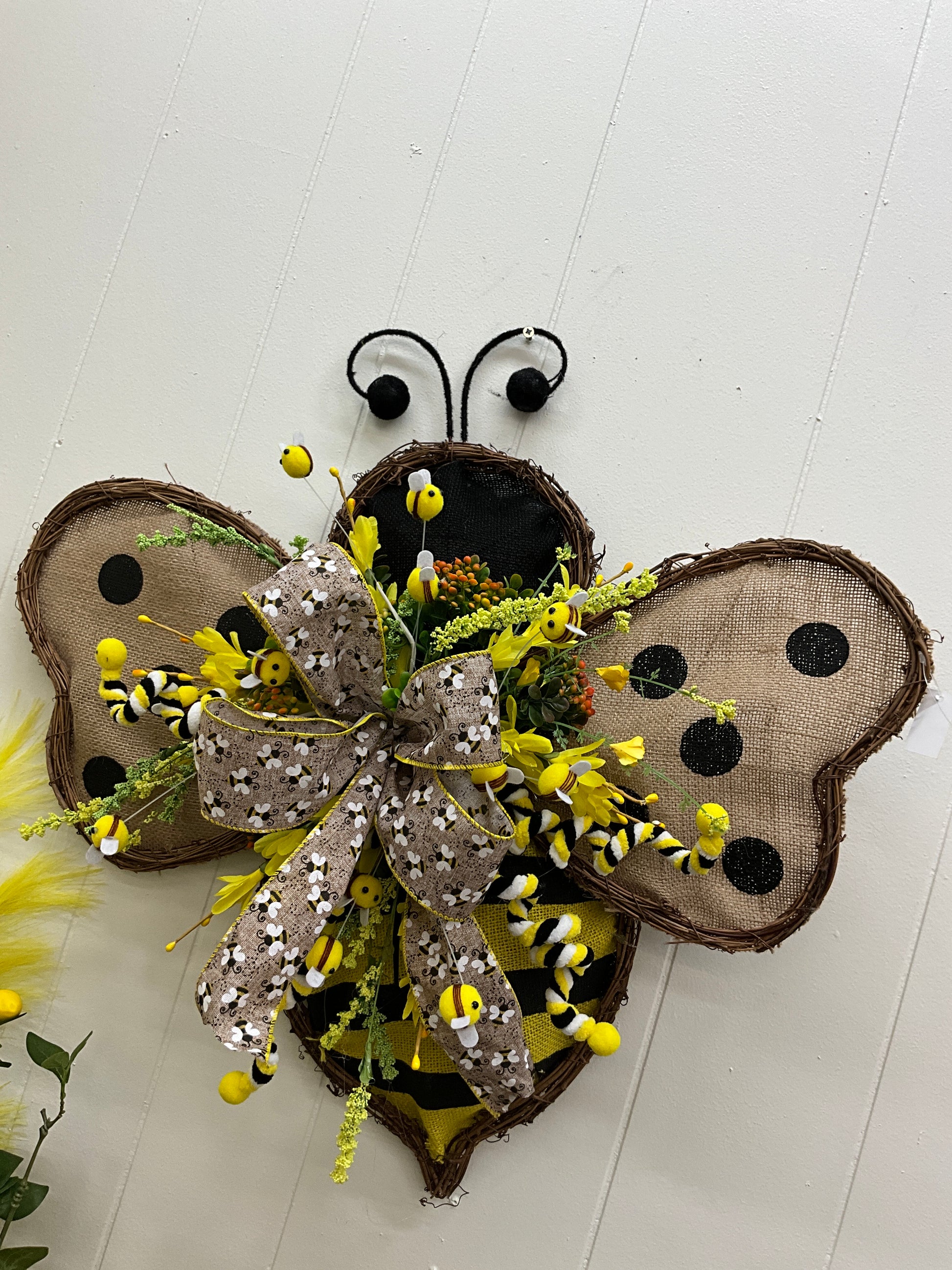Bee Door Hanger - CancreekDesigns