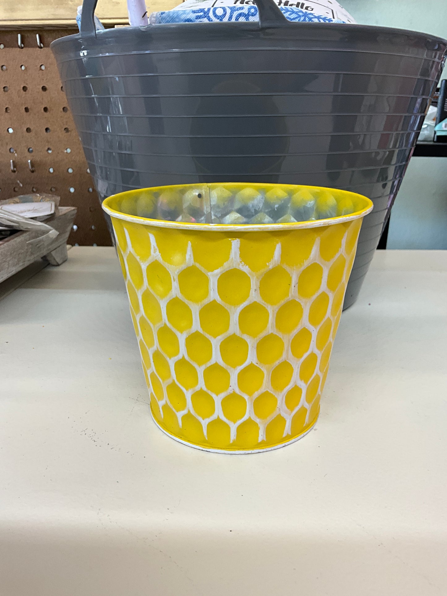 Honeycomb Design Bucket - CancreekDesigns