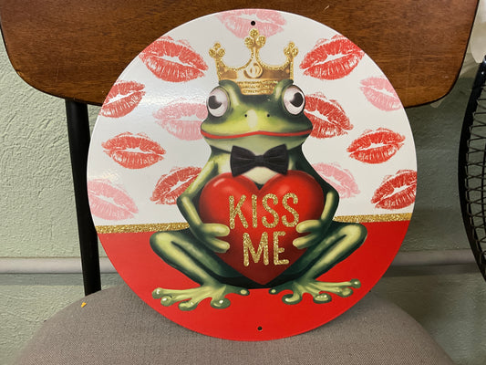 Metal kiss me frog sign