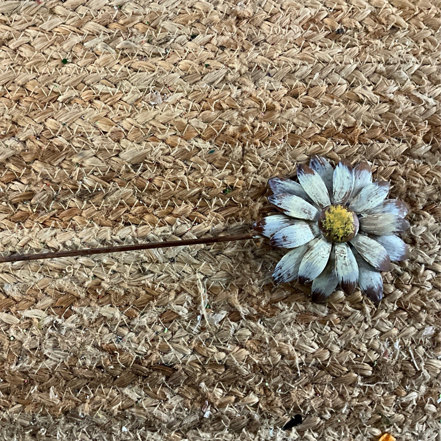 Metal daisy stick - CancreekDesigns