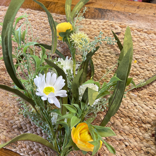 Daisy/Corn/Ranunculus Bush - CancreekDesigns