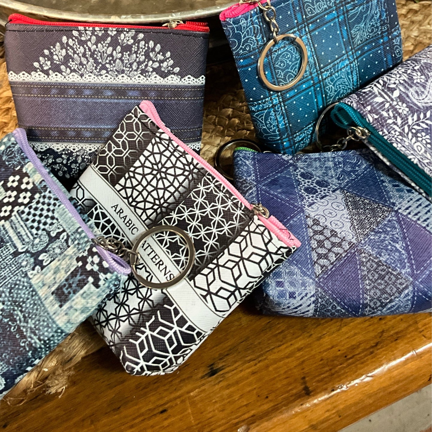 Small Change purse; various colors - CancreekDesigns