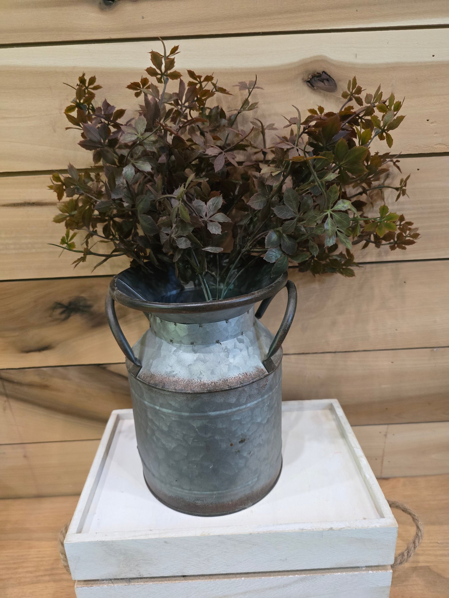 16" Plastic, Sweetgum leaves bush-sage/ brown