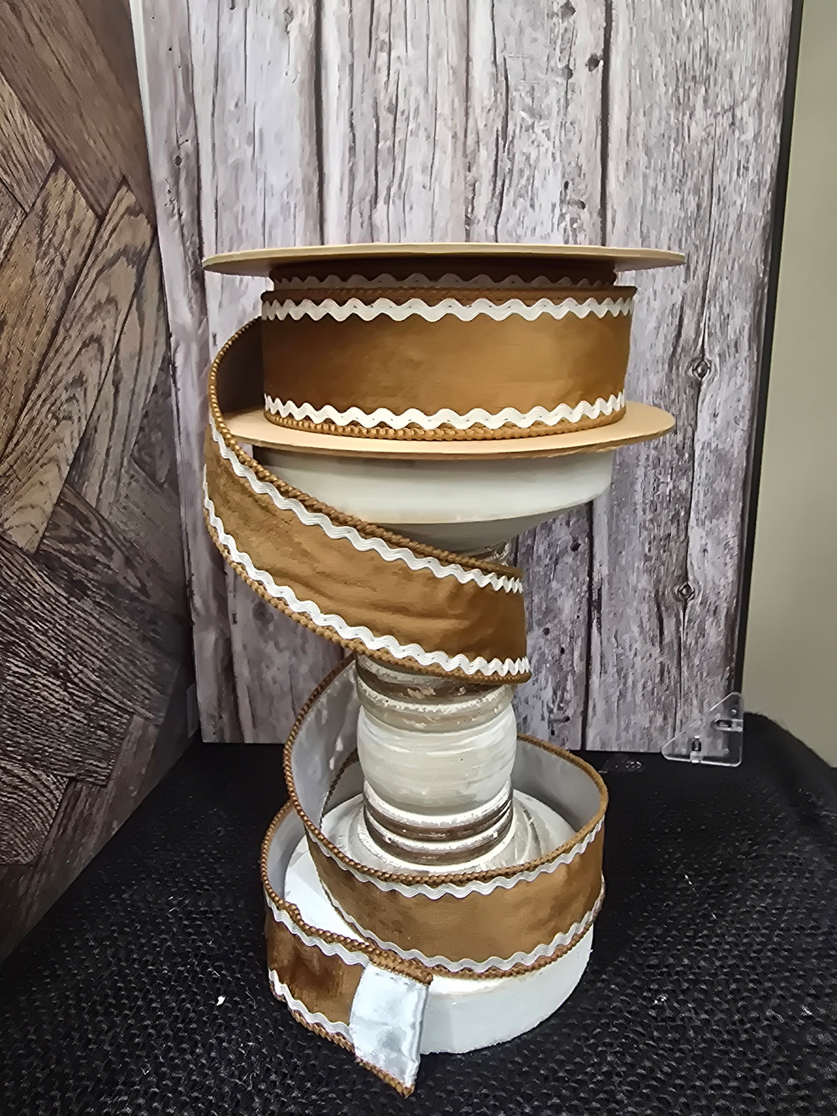 1 1/2" Wire velvet ribbon. Gingerbread with white backing 10 yd. Row.